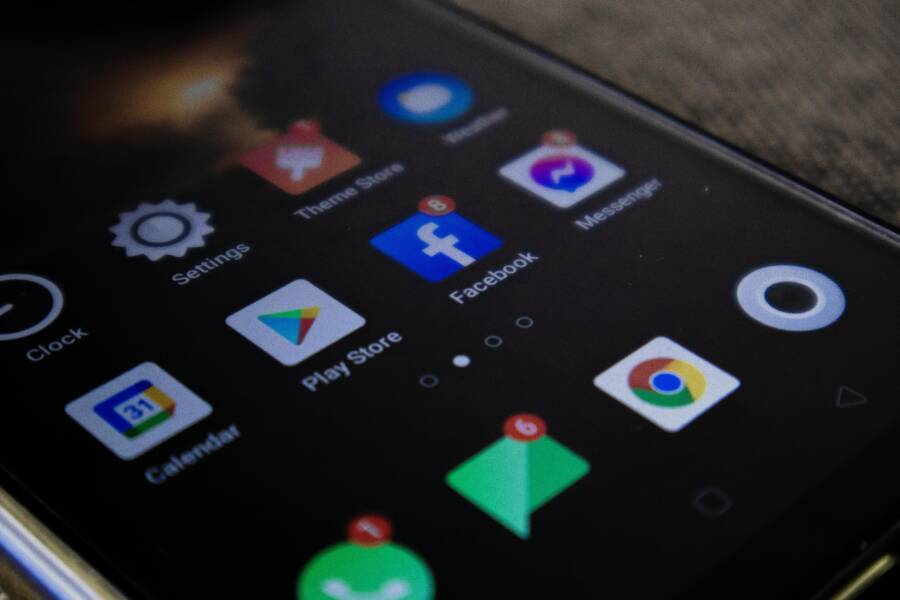 How to Set Up Your Phone for Maximum Privacy in 15 Minutes